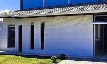 Imagem: Casa Térrea com Mezanino e Piscina em Condomínio