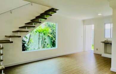 Imagem 6: Sobrado Reformado no Condomínio Tipo Village Próximo à Alameda Lucas Nogueira Garcez  Ati