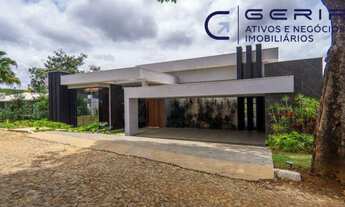 Imagem 7: Desfrute de conforto e segurança na melhor localização dentro do condomínio. Casa em doi