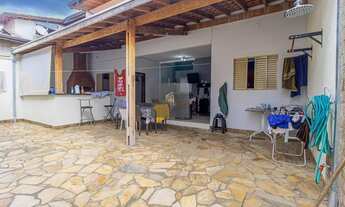 Imagem 7: Com 3 quartos espaçosos, sendo 1 suíte, você terá todo o conforto e privacidade que precis