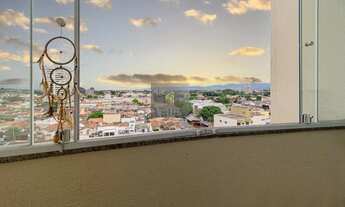 Imagem 2: Localizado em um dos bairros mais valorizados da cidade, este apartamento conta com 3 quar