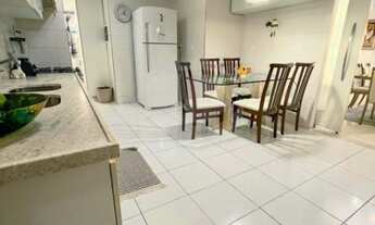 Imagem 3: Para você que quer morar bem num apartamento espaçoso e aconchegante pertinho da praia. Ve