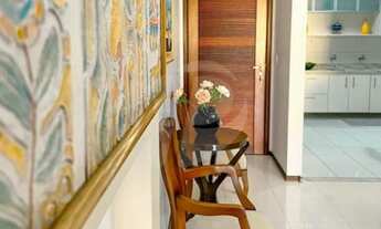 Imagem 4: Para você que quer morar bem num apartamento espaçoso e aconchegante pertinho da praia. Ve