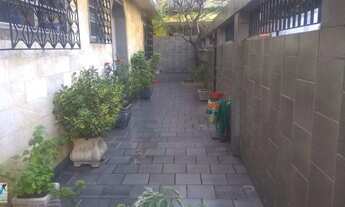 Imagem 4: Maravilhosa residencia duplex, com fachada revestida em pedra são tomé. Toda reformada, co