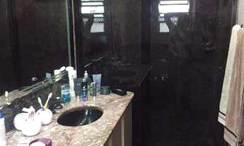 Imagem 3: Cobertura Triplex semi ?luxo no coração do bairro, com 5 quartos piso em porcelanato, todo