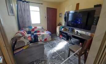 Imagem 3: Bom apartamento de fundos sala todo no piso frio tendo 2 quartos em bom tamanho, cozinha