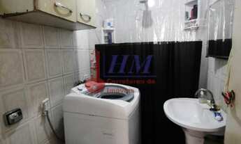 Imagem 4: Localizado na Rua dos Inválidos, no coração do Centro, este charmoso apartamento oferece c