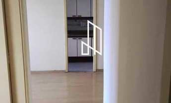 Imagem 5: Em prédio centro de terreno, apto. com 55 m² em andar alto, claro e arejado com vista livr