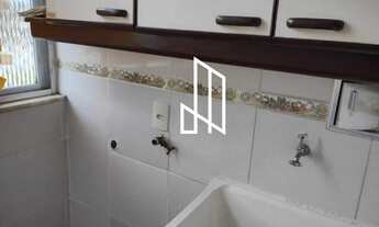 Imagem 7: Em prédio centro de terreno, apto. com 55 m² em andar alto, claro e arejado com vista livr