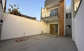 Imagem 1: Casa em Campo Grande com 4 quartos (sendo 1 suíte), sala grande integrada com a cozinha, l