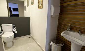 Imagem 1: Espaço comercial extraordinário, 684 m2, 08 Vagas de Garagem, 5 Banheiros CO0001