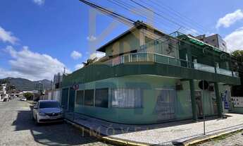 Imagem: Casa com Salas Comerciais para Renda no