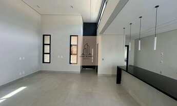 Imagem 4: Casa Exclusiva com Design Moderno e Alto Padrão de Acabamento no Condomínio Reserva Ipanem