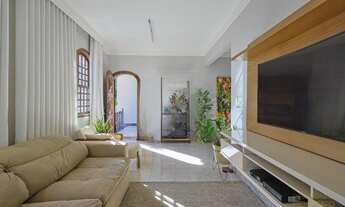 Imagem 7: Casa à venda em Belo Horizonte, Santo Antônio, com 4 quartos, 325m²