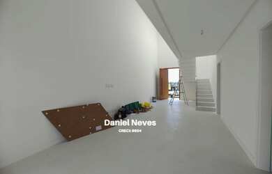 Imagem 4: Casa Nova à Venda no Alphaville Litoral Norte! * 4 suítes amplas, sendo uma térrea* Sala