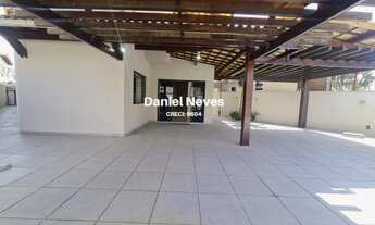 Imagem 3: Casa de 4 quartos à venda em Condomínio Próximo a Vilas - (Priscila Dutra) -  sendo 3 suít