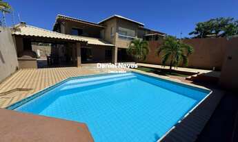 Imagem: Casa à Venda na Avenida Priscila Dutra