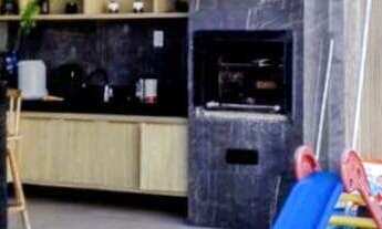 Imagem: Sobrado com Piscina e 4 Quartos na Aruana