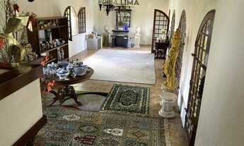 Imagem 2: Casa à venda com 07 quartos sendo 03 suítes, super área de lazer com piscina e espaço para