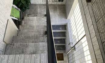 Imagem 5: Casa de dividida em 3 partes, com 1º andar (4 quartos sendo 1 suíte) e o térreo com um kit