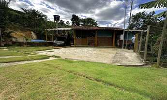 Imagem: Chácara Exclusiva com Casa de 3 Quartos