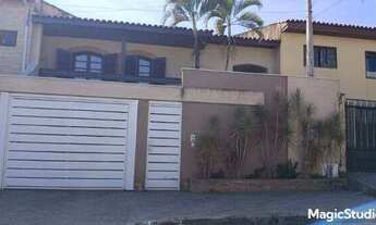 Imagem: Casa à venda, 240m2 a/c, 4 quartos 2 suítes