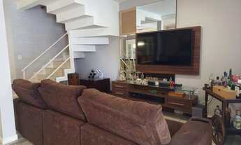 Imagem 2: Sobrado para Venda em Curitiba / PR no bairro Guabirotuba