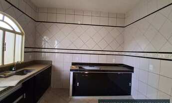 Imagem 5: Casa à venda em Montes Claros, Santa Rita I, com 2 quartos, 263,67m²