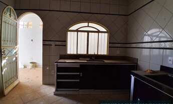 Imagem 7: Casa à venda em Montes Claros, Santa Rita I, com 2 quartos, 263,67m²