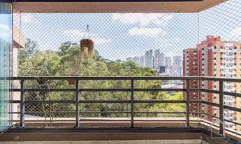 Imagem 4: Apartamento todo Reformado • 111m² • 3 Quartos • 1 Suíte • 2 Vagas • Varanda com Churrasqu