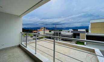 Imagem 6: Casa com Vista para Serra da Mantiqueira • 4 Suítes • Área Gourmet e Piscina