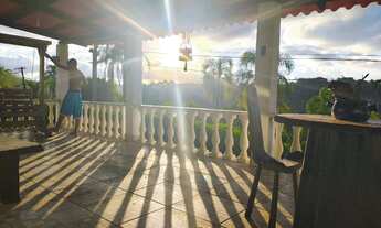 Imagem 2: Chácara/Casa de Campo com 5 Quartos • 1 Suíte em Residencial Fechado, Portaria e Segurança