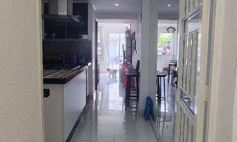 Imagem 6: EXCELENTE OPORTUNIDADE!!! Casa em Condomínio, Mobiliada com quintal amplo, moderna, toda r