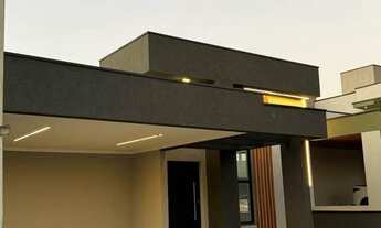 Imagem 3: Linda Casa Térrea no Interior de SP • 3 Quartos • 1 Suíte • Área Gourmet • Lazer de Clube