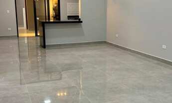 Imagem 2: Linda Casa Térrea no Interior de SP • 3 Quartos • 1 Suíte • Área Gourmet • Lazer de Clube