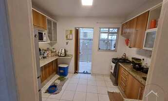 Imagem 3: Sobrado em Condomínio • 2 Quartos (possibilidade de + 1 quarto) • 1 Vaga Coberta Carro e M