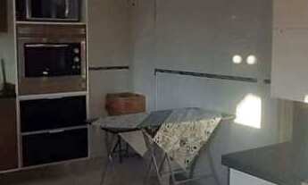 Imagem 3: Sobrado no Condomínio Villa das Flores, no Horto do Ipê, com 4 quartos, 220m², 2 Vagas