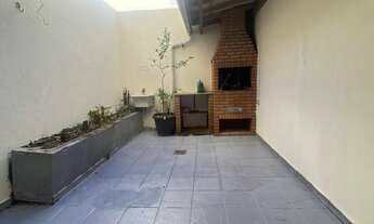 Imagem 1: Sobrado Triplex • 3 Quartos • 1 Suíte • 2 Vagas • Lazer Completo