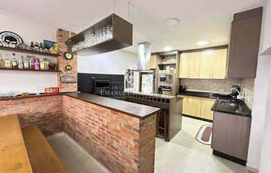 Imagem 2: Sobrado semi mobiliado em Pinhais