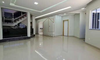 Imagem 2: Sobrado à venda em Anápolis, Anápolis City, com 4 quartos, 344m²