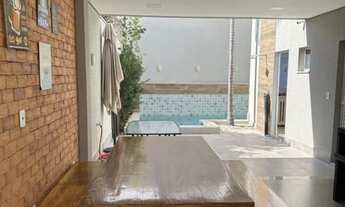 Imagem: Casa em rua fechada no bairro Santa Cruz