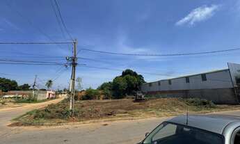 Imagem: Terreno de esquina no Bairro Construmat