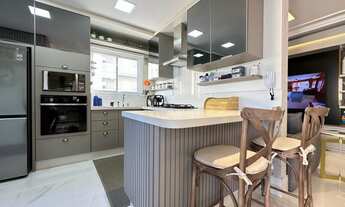 Imagem 2: Alto Padrão para Venda em Itapema, Meia Praia, 4 dormitórios, 3 vagas