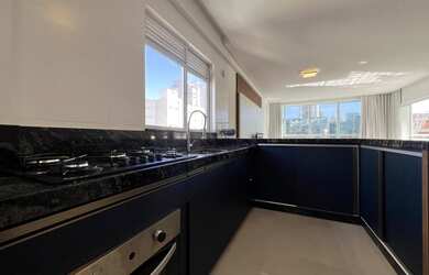 Imagem 2: Apartamento para Venda em Itapema, Meia Praia, 3 dormitórios, 3 suítes, 2 vagas