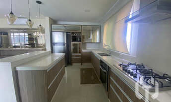 Imagem 7: Alto Padrão para Venda em Itapema, Meia Praia, 4 dormitórios, 4 suítes, 4 vagas