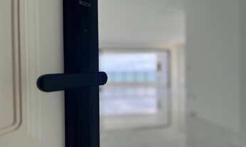 Imagem 1: Apartamento para Venda em Itapema, Meia Praia, 4 dormitórios, 4 suítes, 5 banheiros, 3 vag