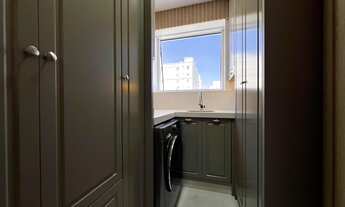 Imagem 6: Alto Padrão para Venda em Itapema, Meia Praia, 4 dormitórios, 4 suítes, 5 banheiros, 3 vag