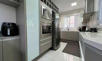 Imagem 3: Apartamento para Venda em Itapema, Meia Praia, 3 dormitórios, 3 suítes, 4 banheiros, 2 vag