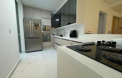 Imagem 6: Apartamento para Venda em Itapema, Meia Praia, 3 dormitórios, 3 suítes, 4 banheiros, 2 vag