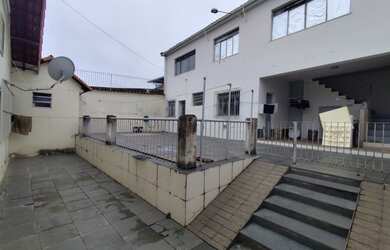 Imagem 2: Casa para Venda em Juiz de Fora, Bairu, 6 dormitórios, 2 suítes, 3 banheiros, 2 vagas